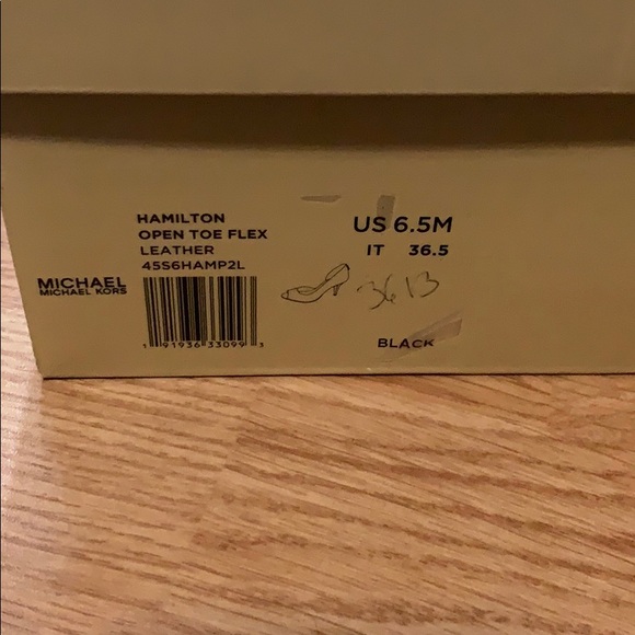 NWOT black women’s peep toe heels - Picture 7 of 8